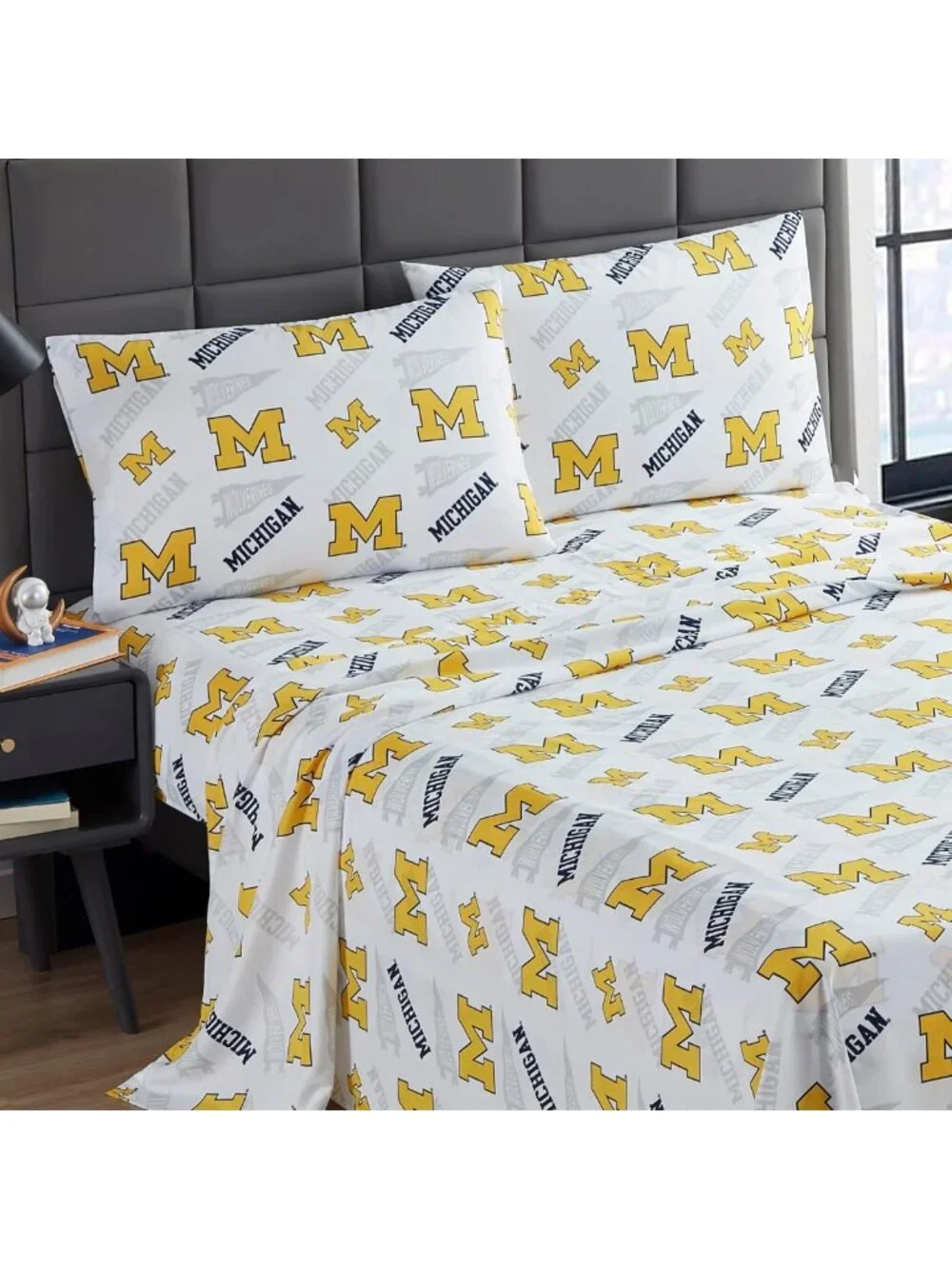 NCAA Full Size Sheet Set - Michigan Wolverines Team Logo Bedding for Dorms